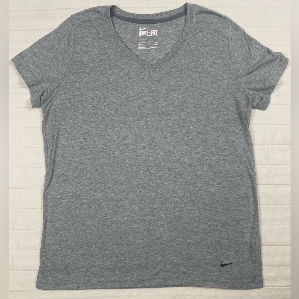Nike Dri Fit Women's Heather Gray V-Neck Tee Loose Fit Large